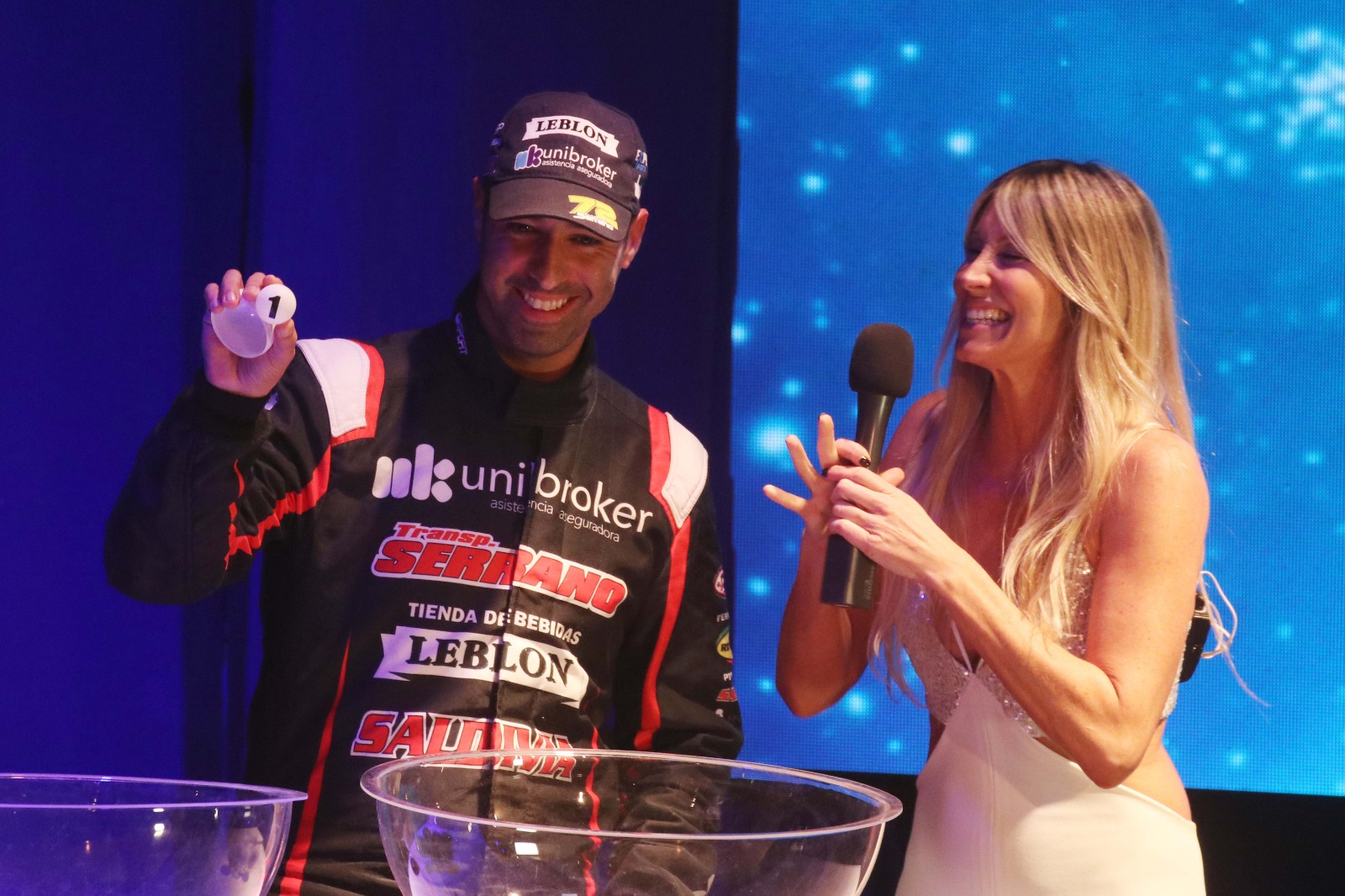 Las mejores postales del sorteo del Desafío de las Estrellas: serrano sorteo 2.jpg